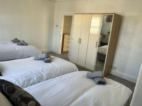 Stylish Large comfortable 5 bedroom house